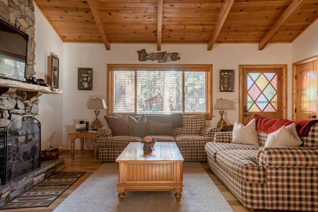 Hot Tub*Kids Room*Family Cabin Big Bear City Exteriör bild