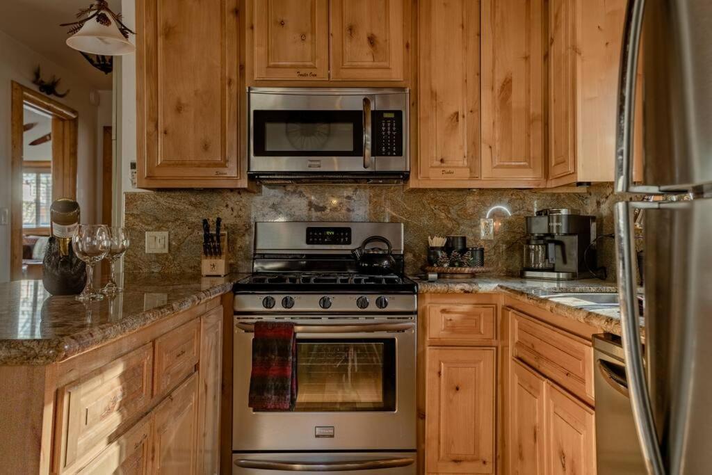 Hot Tub*Kids Room*Family Cabin Big Bear City Exteriör bild